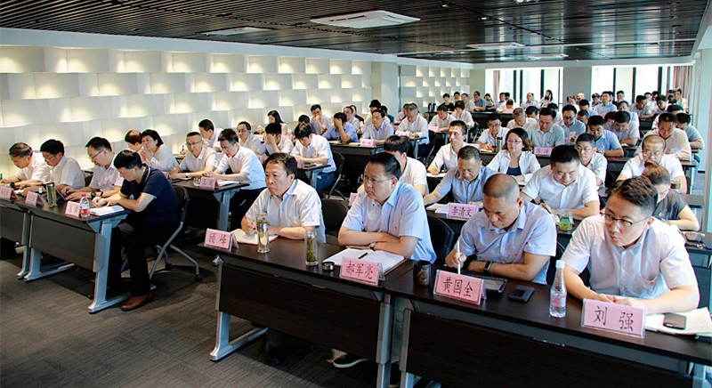 熊良虎在讲主题教育党课时指出：不忘初心铸党魂、切记使命勇继续，，，，永做新时代高质量生长的斗争者