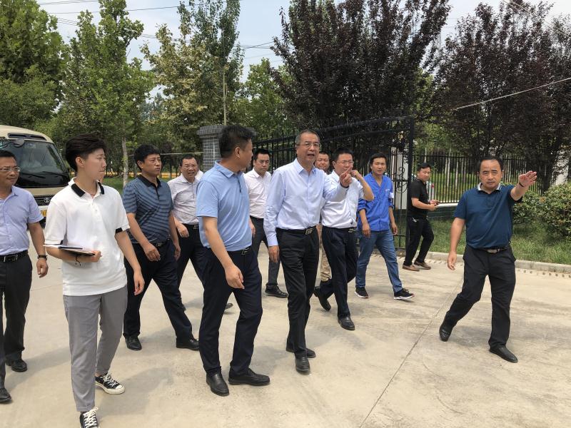 西安市副市长杨广亭到水情形公司西安市长安区滦镇污水处置惩罚厂调研