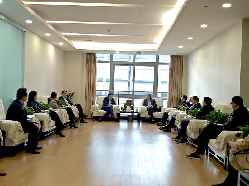 陕西跳高高试玩集团与西安国际港务区管委会交流座谈