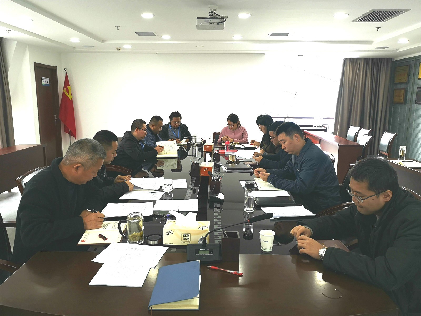 水情形公司党支部转达学习党的十九届四中全会精神