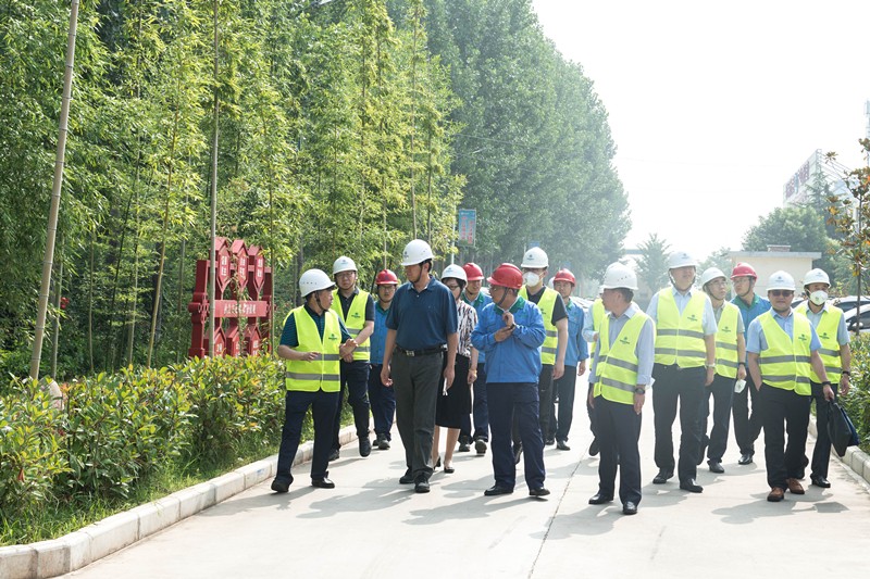 省委组织部副部长范永斌到陕西跳高高试玩集团调研