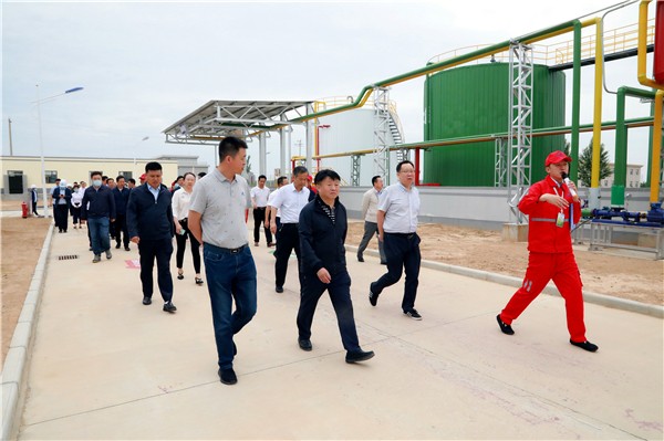 陕西跳高高试玩集团复工复产促增添项目观摩聚会与会职员走进绿色能源公司油气公司水情形公司陕北片区项目