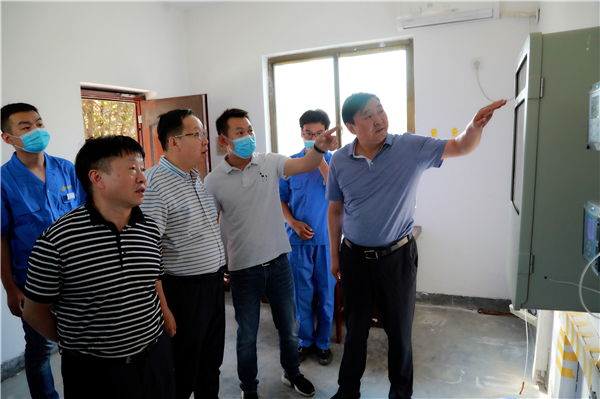 陕西跳高高试玩集团复工复产促增添项目观摩聚会与会职员走进绿色能源公司油气公司水情形公司陕北片区项目