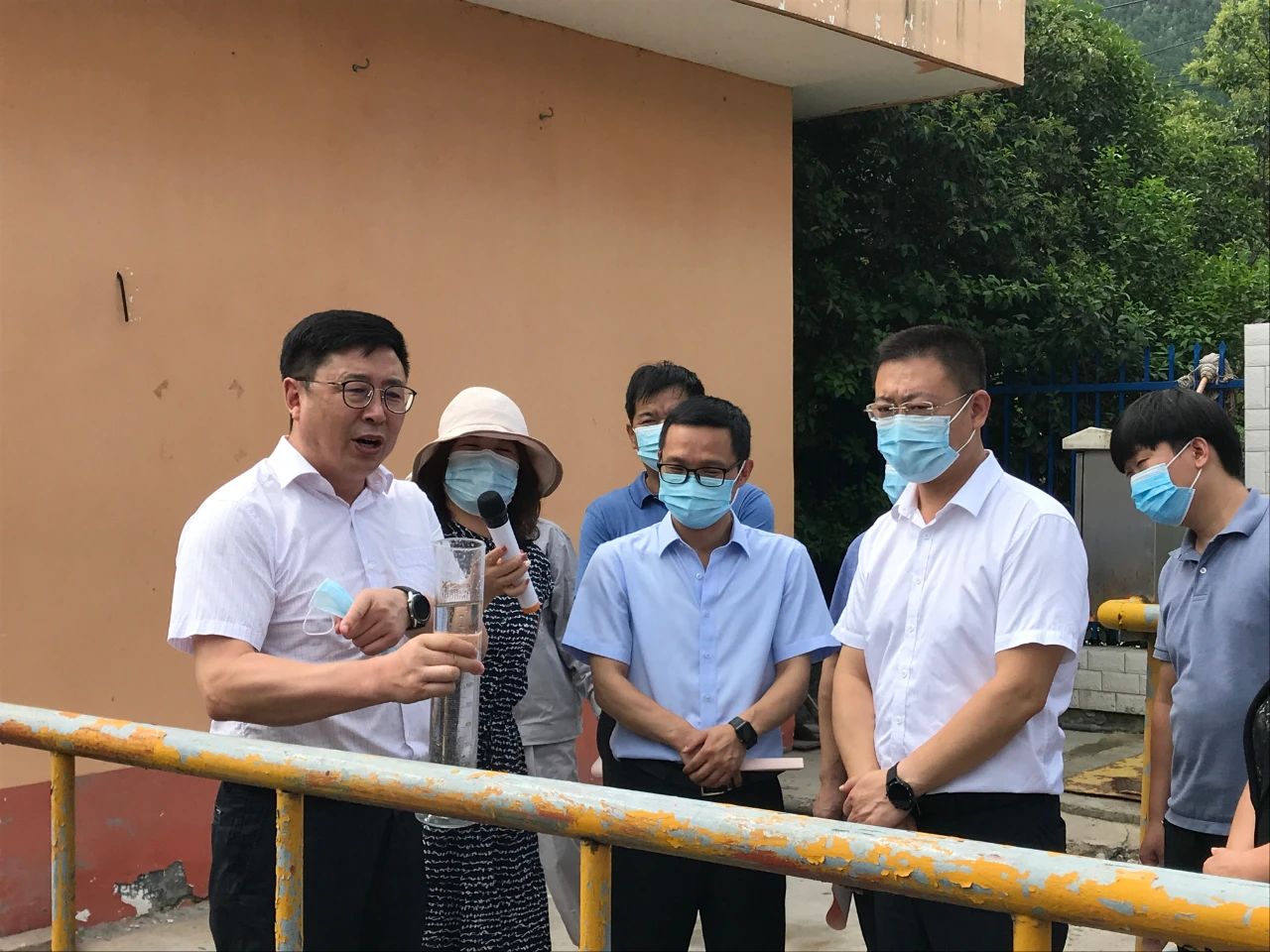 丹凤县政协主席周建政一行到丹凤县污水处置惩罚厂开展县域生态情形；；；；ぷㄌ獾餮