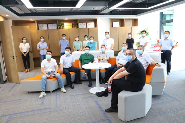 陕西跳高高试玩集团组织观摩秦创原陕西跳高高试玩集团立异中心