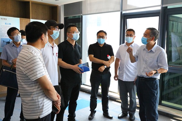 陕西跳高高试玩集团组织观摩秦创原陕西跳高高试玩集团立异中心