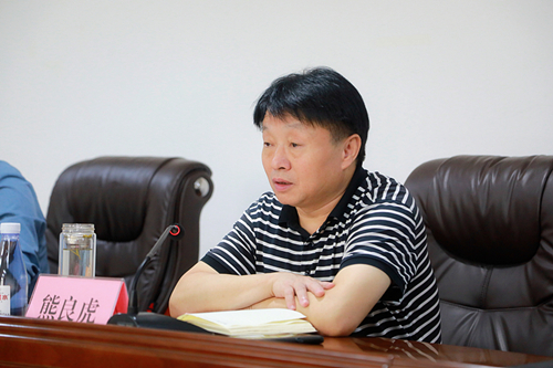 熊良虎在集团在延企业调研时强调：大干四个月 全力冲刺年度目的