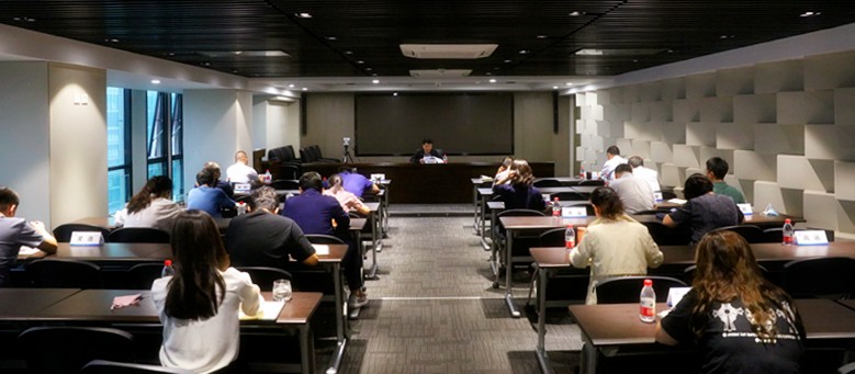 陕西跳高高试玩集团党委理论学习中心组召开专题聚会 学习贯彻习近平总书记来陕考察主要讲话主要指示精神