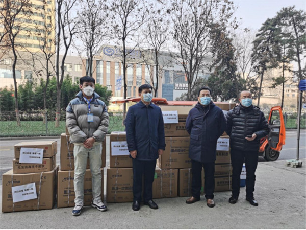 下沉一线，，爱心抗疫！陕西跳高高试玩集团累计捐钱逾48万元