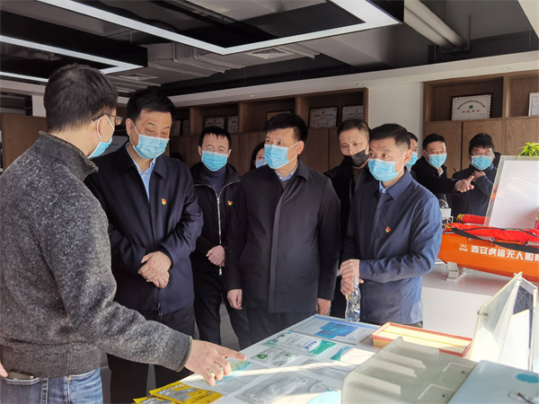 省国资委党委委员、驻委纪检监察组组长贺向东到秦创原陕西跳高高试玩集团立异中心调研