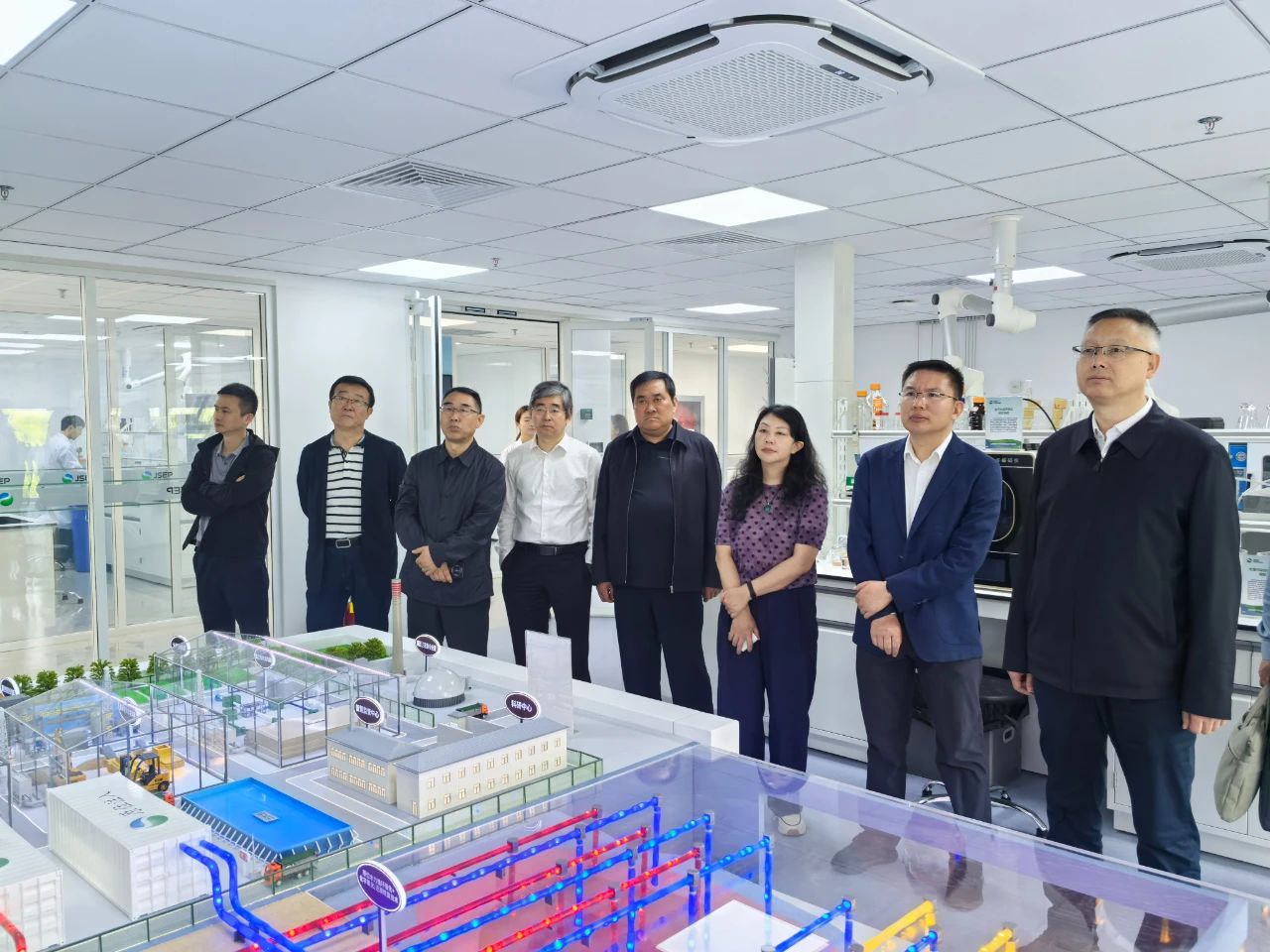 郝军亮带队赴粤苏两地跳高高试玩集团考察调研