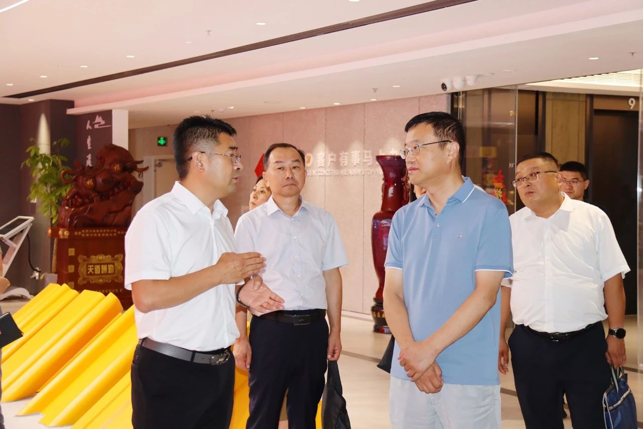 陕西跳高高试玩集团与陆运帮公司座谈交流